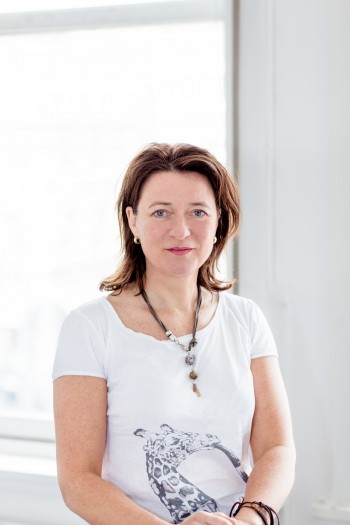 Marjoleine Tel in zomeroutfit